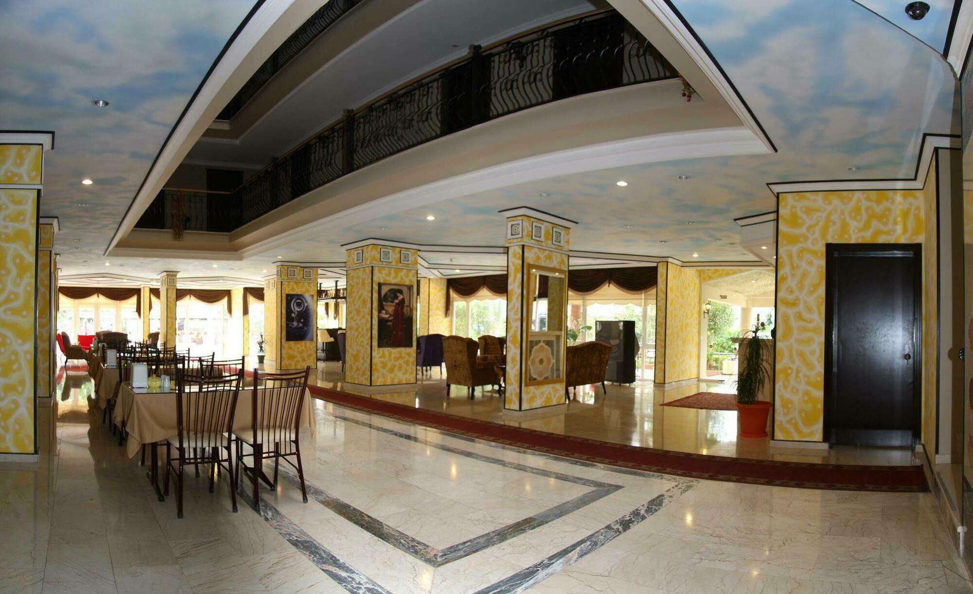 ホテル Club Dorado マルマリス エクステリア 写真